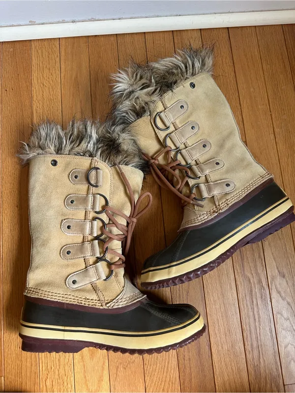 Sorel Joan of Arctic Waterproof Lace Up Boot Womens 8 Suede Tan Black - Image 6