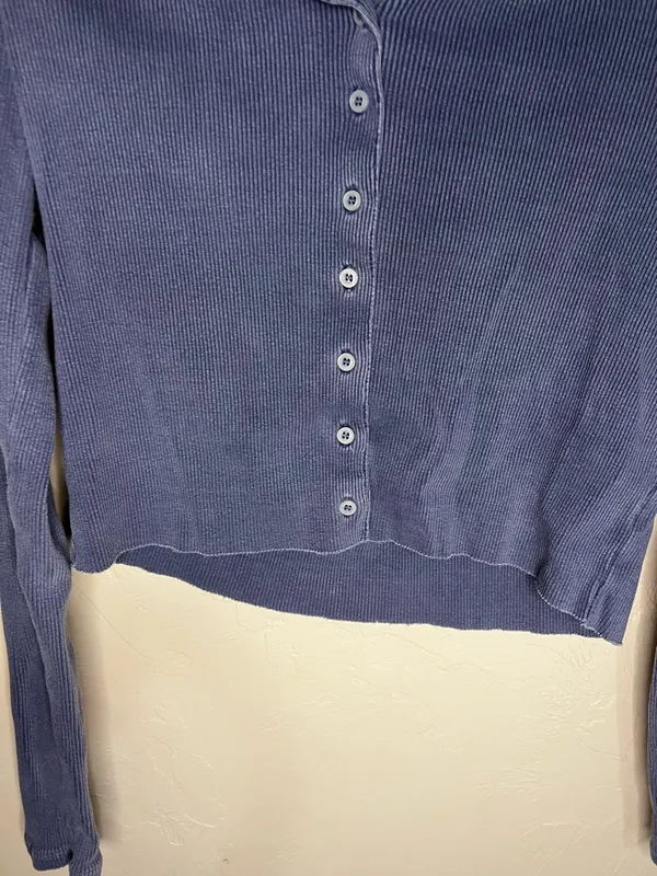 Brandy Melville Caroline Button Fly Ribbed Long Sleeve Vintage‎ Blue Crop Top - Image 4