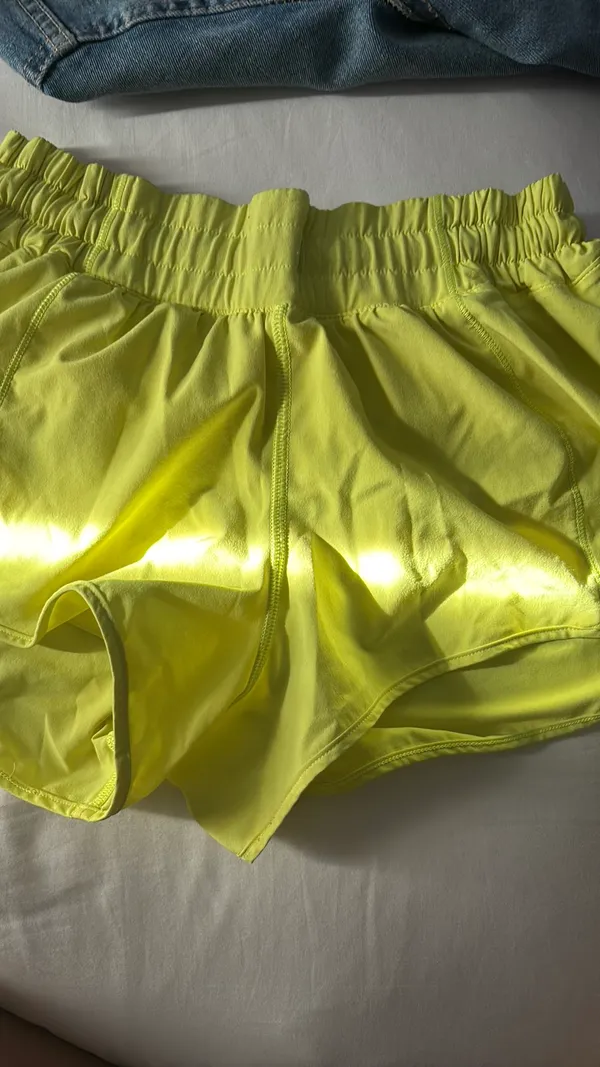 Lululemon Shorts Hotty Hot - Image 3