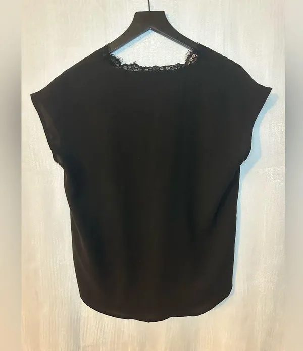 Loft Black tank tee with lace neckline- size small- business casual - Image 4