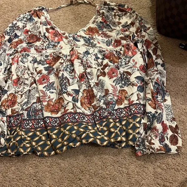 Abercrombie small floral blouse - Image 3