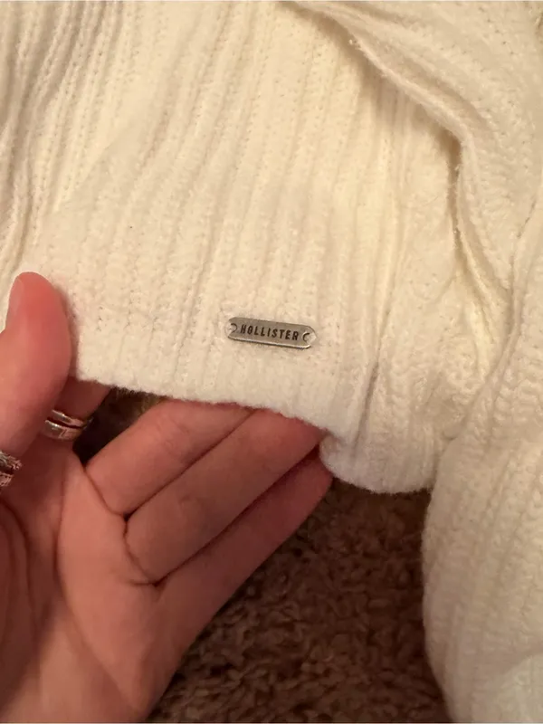 Hollister White Cropped Ribbed Sweater - Image 2