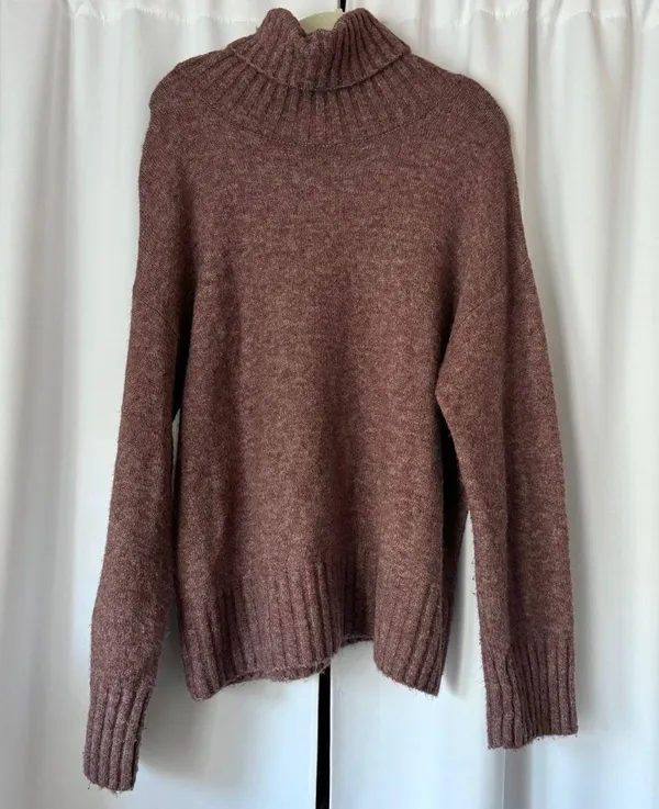Dark Mauve Pink Oversized Chunky Neutral Turtleneck Sweater Size L - Image 2