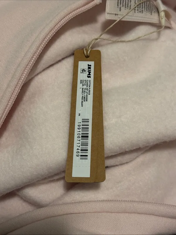 E.D (Clst) Cotton Fleece Classic Zip up hoodie | Barely Pink Heart | Size Large. - Image 6