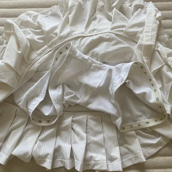 Athleta White Skirt with linner shorts - Image 6