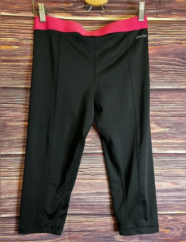 Nike Comfort Pro Women’s Pant Medium Black Mid Rise Fitted. - Image 4