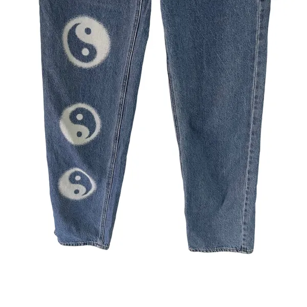 Pacsun Women's Size 26 Baggy Boyfriend Peace Sign High Rise Straight Jeans‎ - Image 3