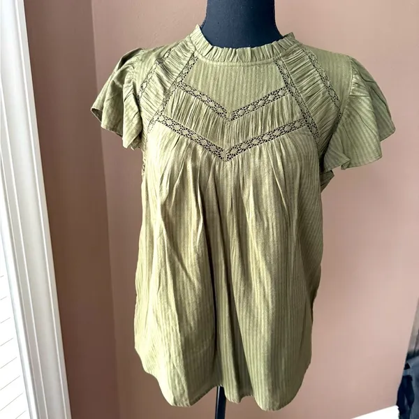 LOFT Dobby Stripe Shirred Ruffle Flutter Sleeve Tp in Olive Green. - Image 3
