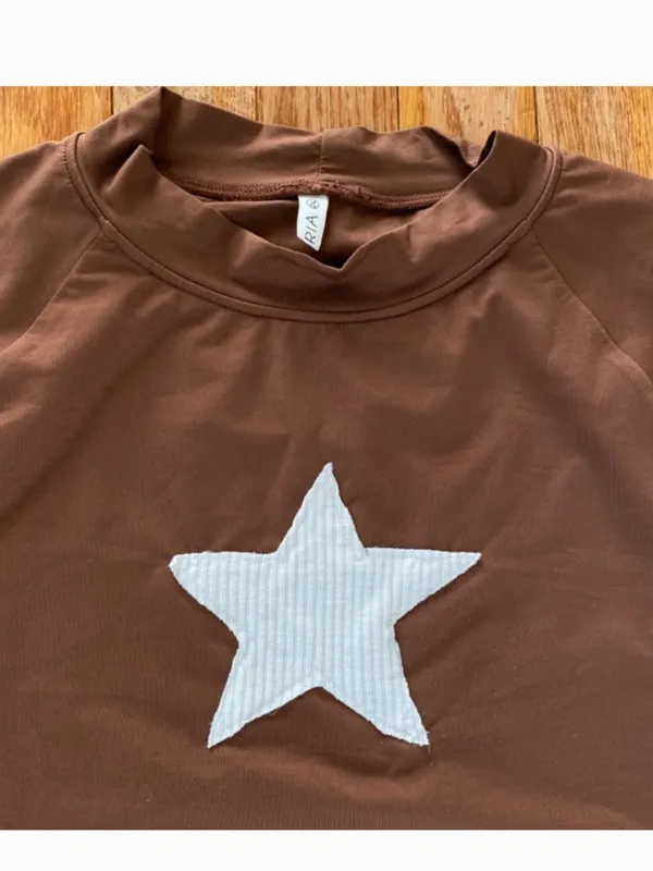 brown and white star patchwork tee Size M - Image 2