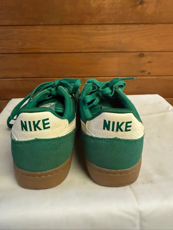 Nike Women's Field General Sz 8.5 '82 in Malachite/Soft Pearl/Gum Dark Brown HJ - Image 3