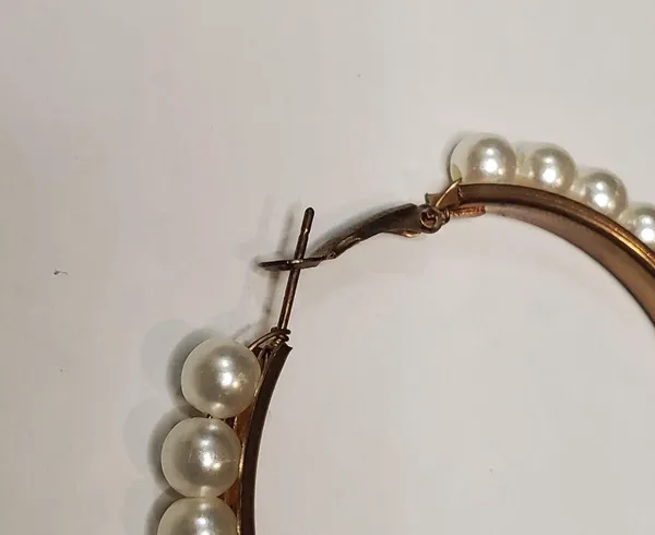 Beaded Earrings Gold Color Metal - Image 3