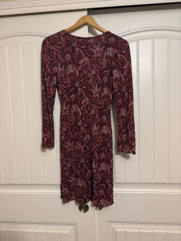 Old Navy Paisley Print Dress Medium Midi Length Long Sleeve Burgundy Nylon NWT - Image 3