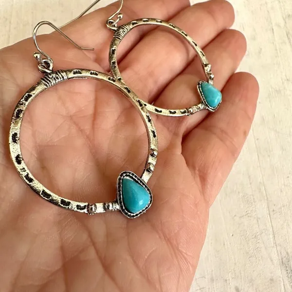 Silver/turquoise tone circle earrings - Image 3