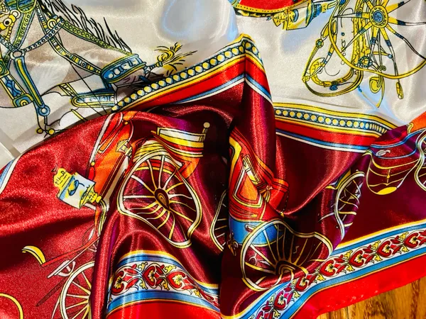 VINTAGE EQUESTRIAN horse&carriage BURGUNDY silky SCARF 35’/35’inches - Image 7
