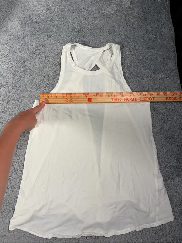 Lululemon Women’s White Racerback Tank Top - Image 4