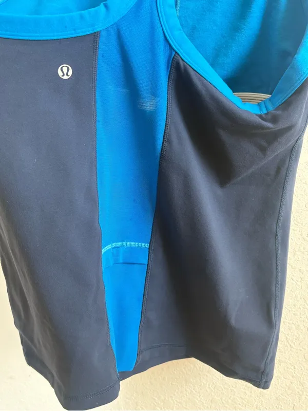 Lululemon Women's Ujjayi Tank w/Shelf Bra – Navy Blue, Size 6 - Image 3