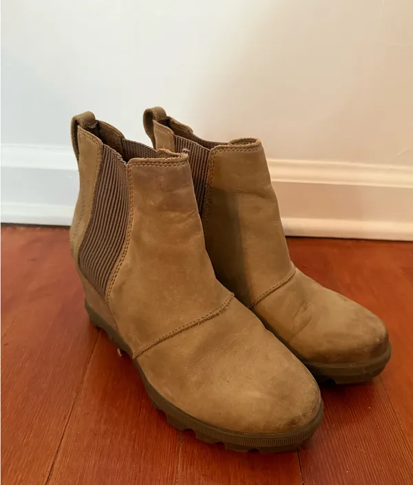 SOREL Light Olive Green Leather Wedge Boots - Image 2