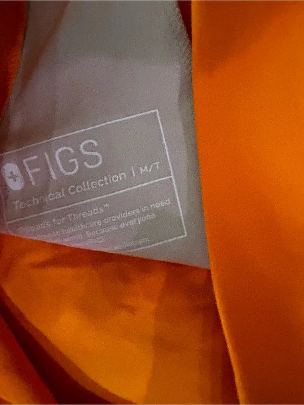 Figs Kade Straight Leg scrub pant in creamsicle Women’s size M/T NWOT - Image 9