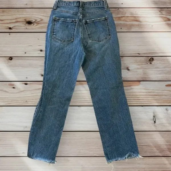 Universal Threads Women's Size‎ 2 Distressed Blue Vintage Straight Jeans - Image 4