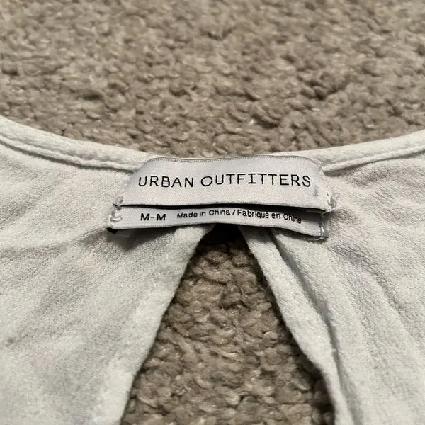 Urban Outfitters White Peplum V-Neck Open Back Keyhole Top‎ women Size Medium - Image 4