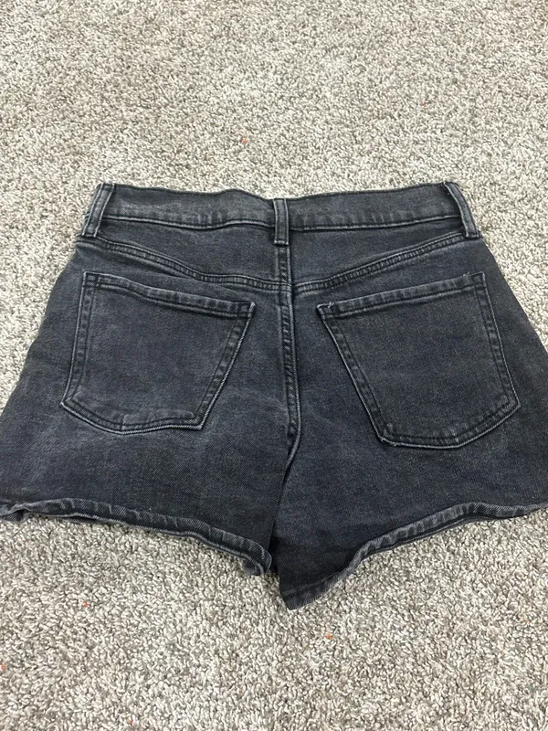 Old Navy Black High-Rise Jean Shorts - Image 2