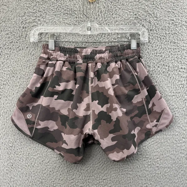 Lululemon Hotty Hot Low Rise Shorts 4" Heritage 365 Camo Misty Mauve‎ Women 4 - Image 4