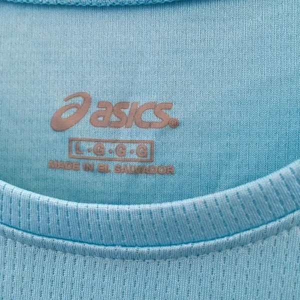 FINAL MARKDOWN LADIES ASICS tee large - Image 3