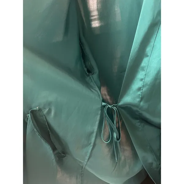 VINTAGE Victoria’s Secret Satin Green Robe short SZ O/S Attached Belt - Image 4