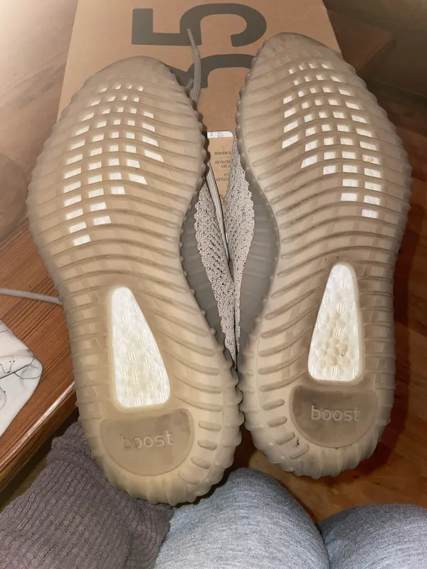 Yeezy 350 Boost V2 - Image 5