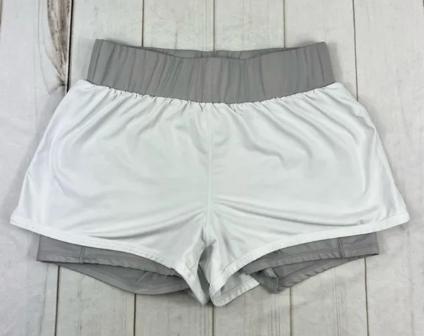 Fabletics shorts size XL - Image 3