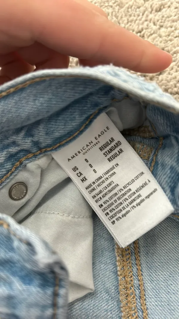 American Eagle Standard Fit Mom Jeans - Image 5