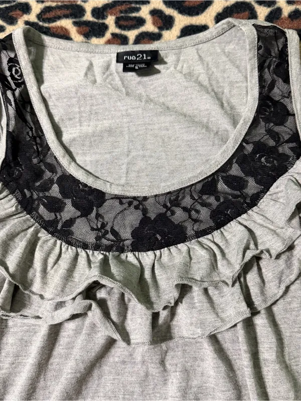 Rue 21 2000s vintage style horror game protagonist black floral lace trim and ruffles - Image 5