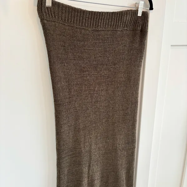 The Nines Boutique Olive Green Chunky Knit Midi Skirt Side Slit Women's Size M/L - Image 3