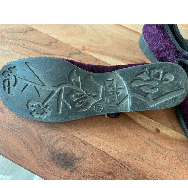 T.U.K. 10 purple crushed velvet Mary Jane flats shoes womens - Image 5