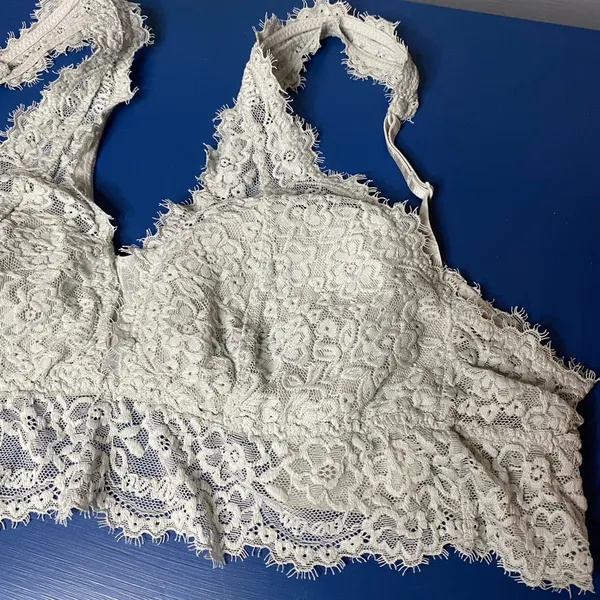 Aerie Lace padded Bralette in Soft green size Medium - Image 2