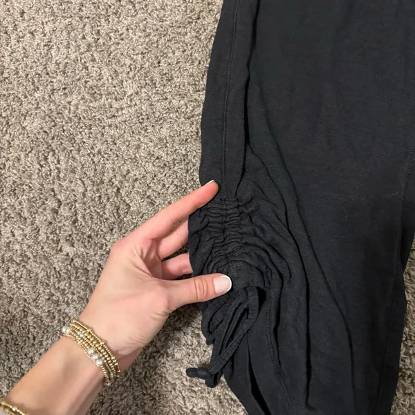 ALO Yoga 2000’s Y2K Athleisure Capri Pants - Image 3