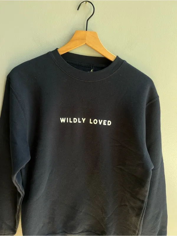 Crowned Free NWT Wildly Loved Navy Crewneck Sweatshirt Pullover - Women’s Small - Image 4