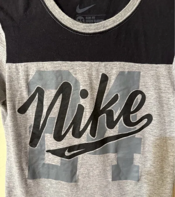 Nike Short Sleeve Graphic T-Shirt - Image 2