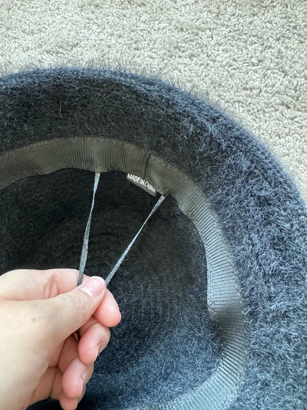 Black fuzzy bucket hat, adjustable - Image 4