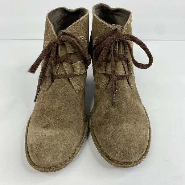 Clarks Artisan Womens 9.5 Carleta Lyon Tan Nubuck Leather Lace Up Booties - Image 3