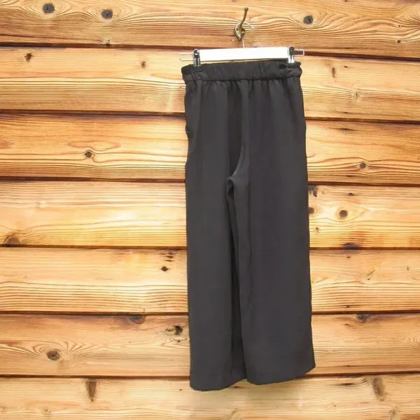 Lululemon Cropped Noir Pants  - Image 9