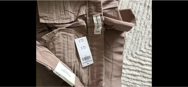 Abercrombie & Fitch Khaki Shorts Mid Rise NWT - Image 3
