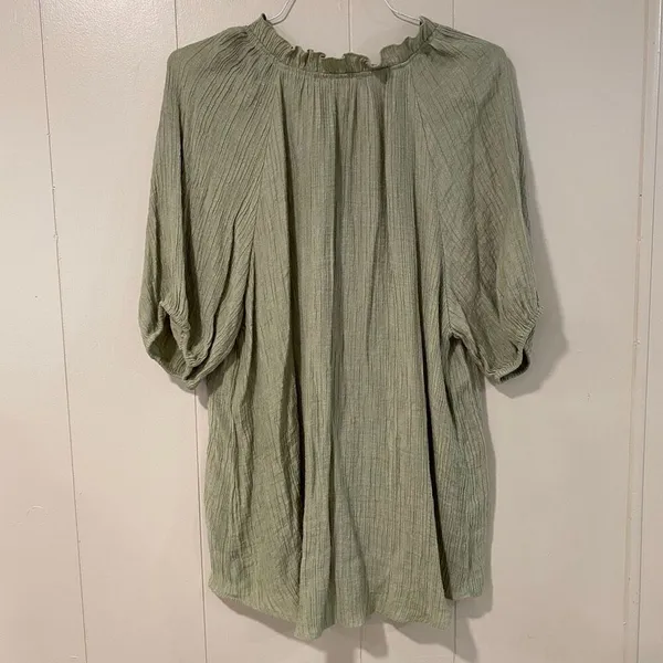 Blu Pepper Perch Sage Green Crinkle Tunic Blouse V Neck 3X Plus Size - Image 4