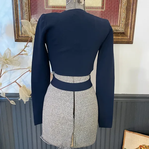 NWT Aritzia Ten by Babaton Retrospect Sweater Strip Cut Out Cropped Top Sz M 💛🎀 - Image 9
