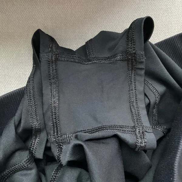 Alo Yoga Breezy Short Black M - Image 4