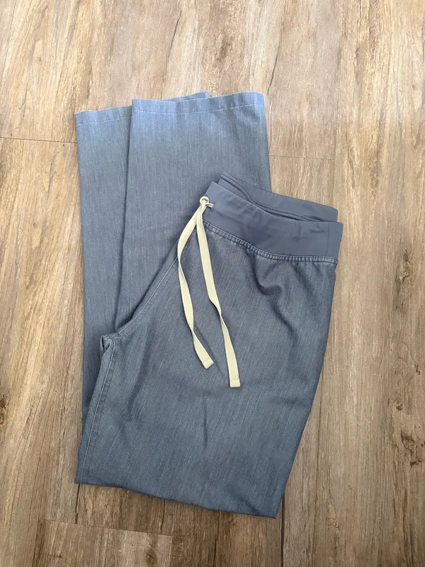 FIGS Scrubs Set - Image 2