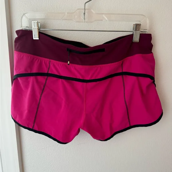 • Lululemon Athletica • Women’s Speed Up Shorts pink black Size 8 - Image 2