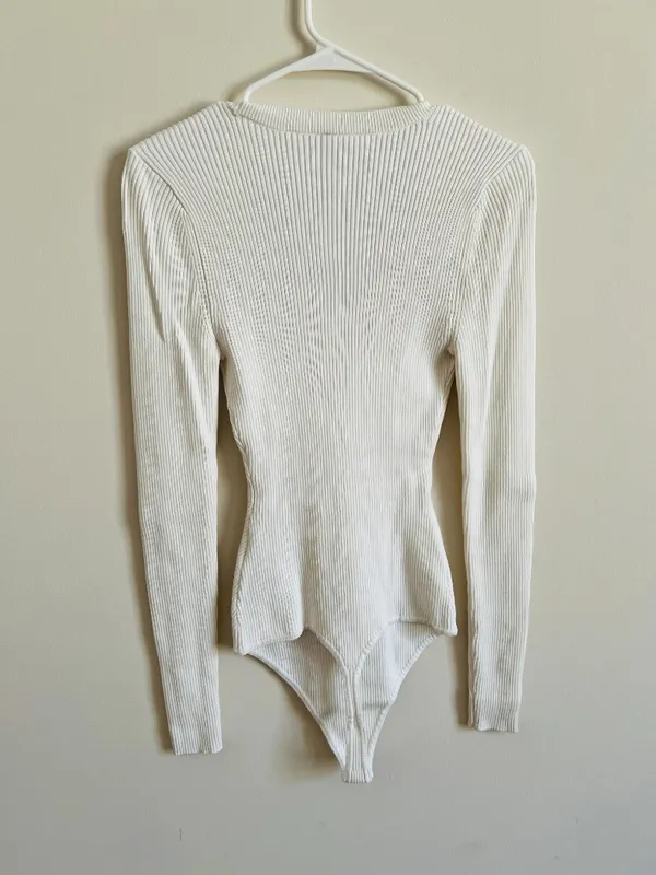 Abercrombie & Fitch Ribbed White Bodysuit - Image 6