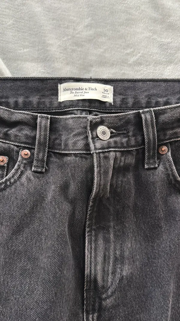 Abercrombie Black Mid-Rise Barrel Jean - Image 9