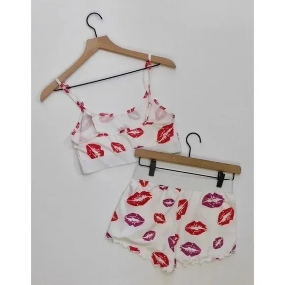 NEW!! HOT LIPS Lipstick Kiss Cropped Loungewear Two‎ Piece Set Top Shorts Small - Image 6